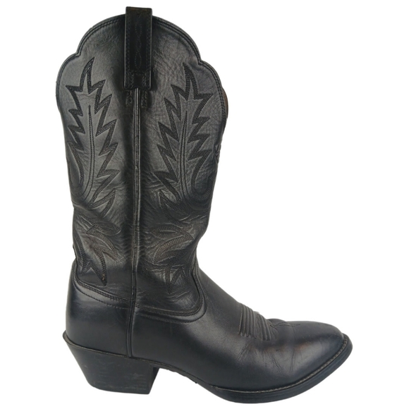 Ariat - Picture 8 of 16